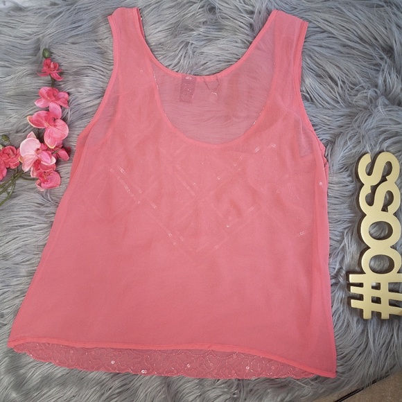 BKE boutique sequined pink tank w scallop hem - Picture 2 of 4